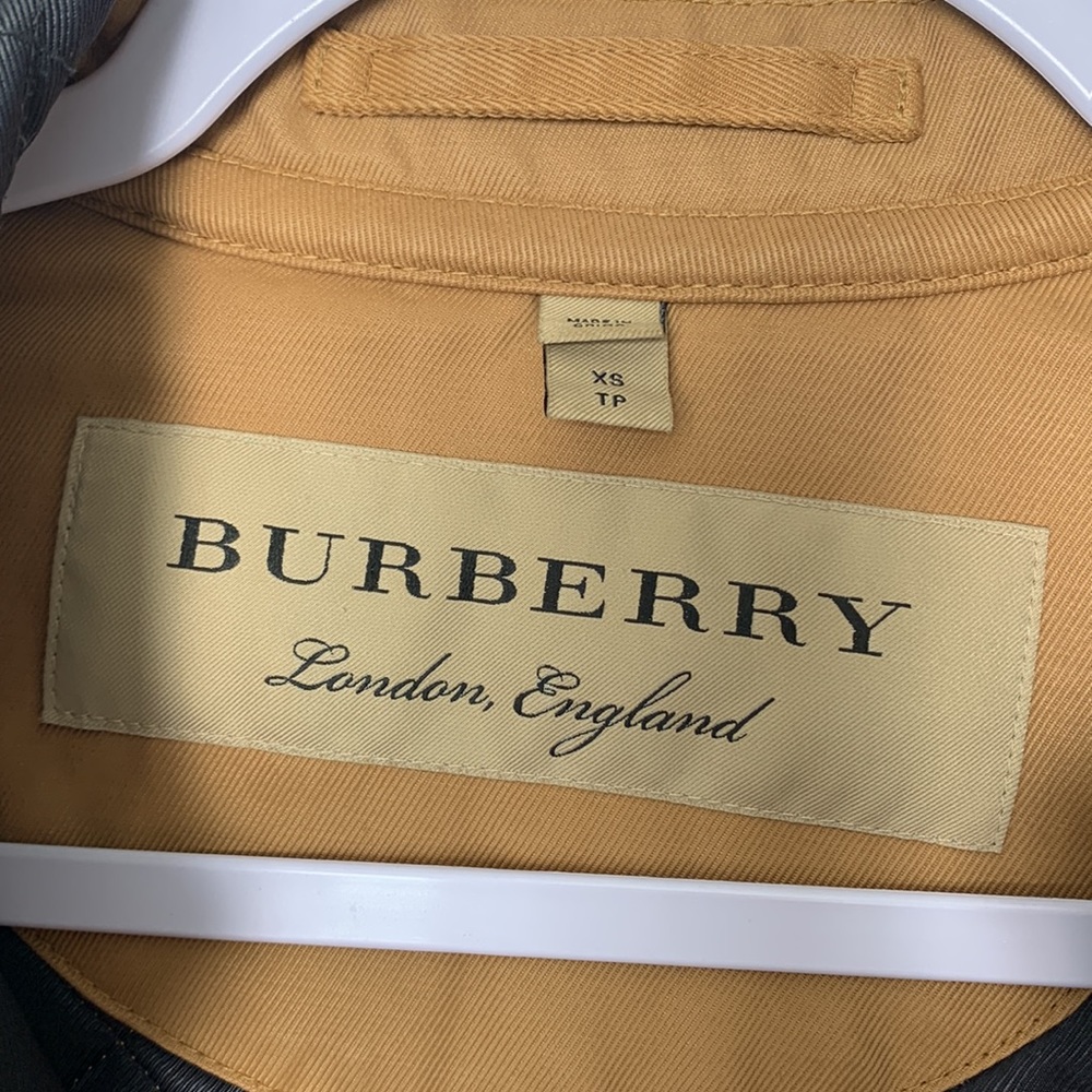 Burberry jacket - Picture 2 of 7